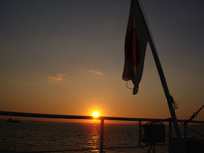 練習船から見た夕日