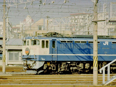 田端運転所で待機するEF65 1017