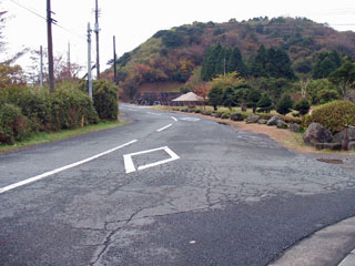 駐車場の裏から続く東海道