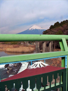 富士川橋から見た富士山