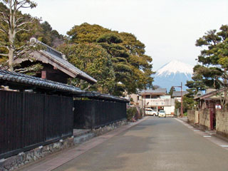 常盤家の前から見た富士山